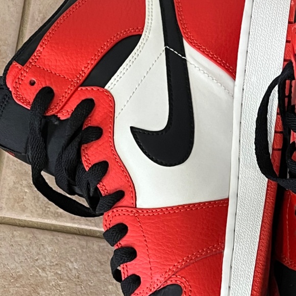 Air Jordan 1 “Rare Air” Max Orange Size 6.5Y - Picture 15 of 16